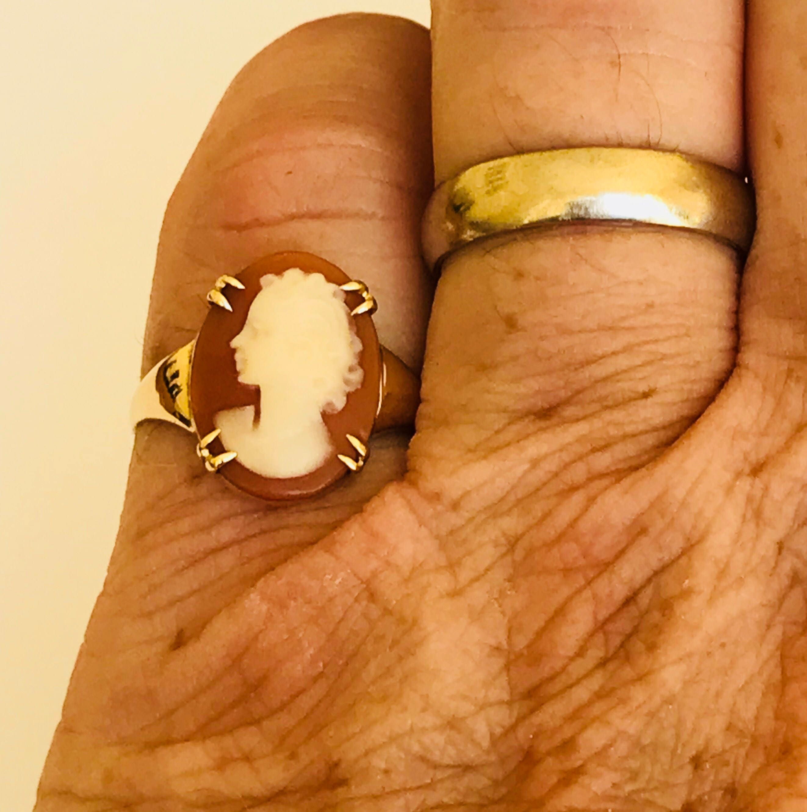 Stunning antique 9ct gold Cameo ring fully hallmarked **Reserved**
