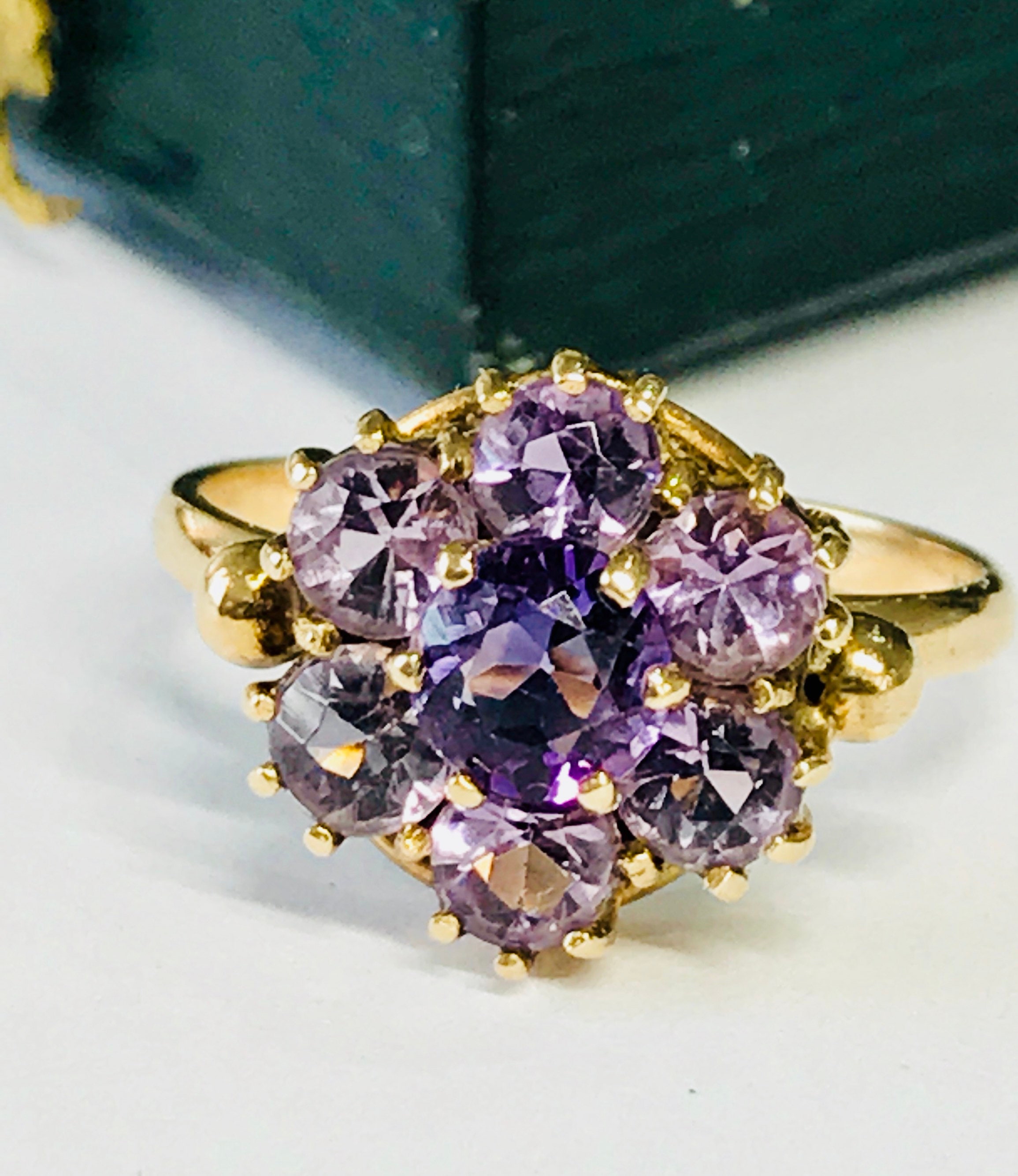 Fabulous vintage 9ct gold Amethyst cluster ring