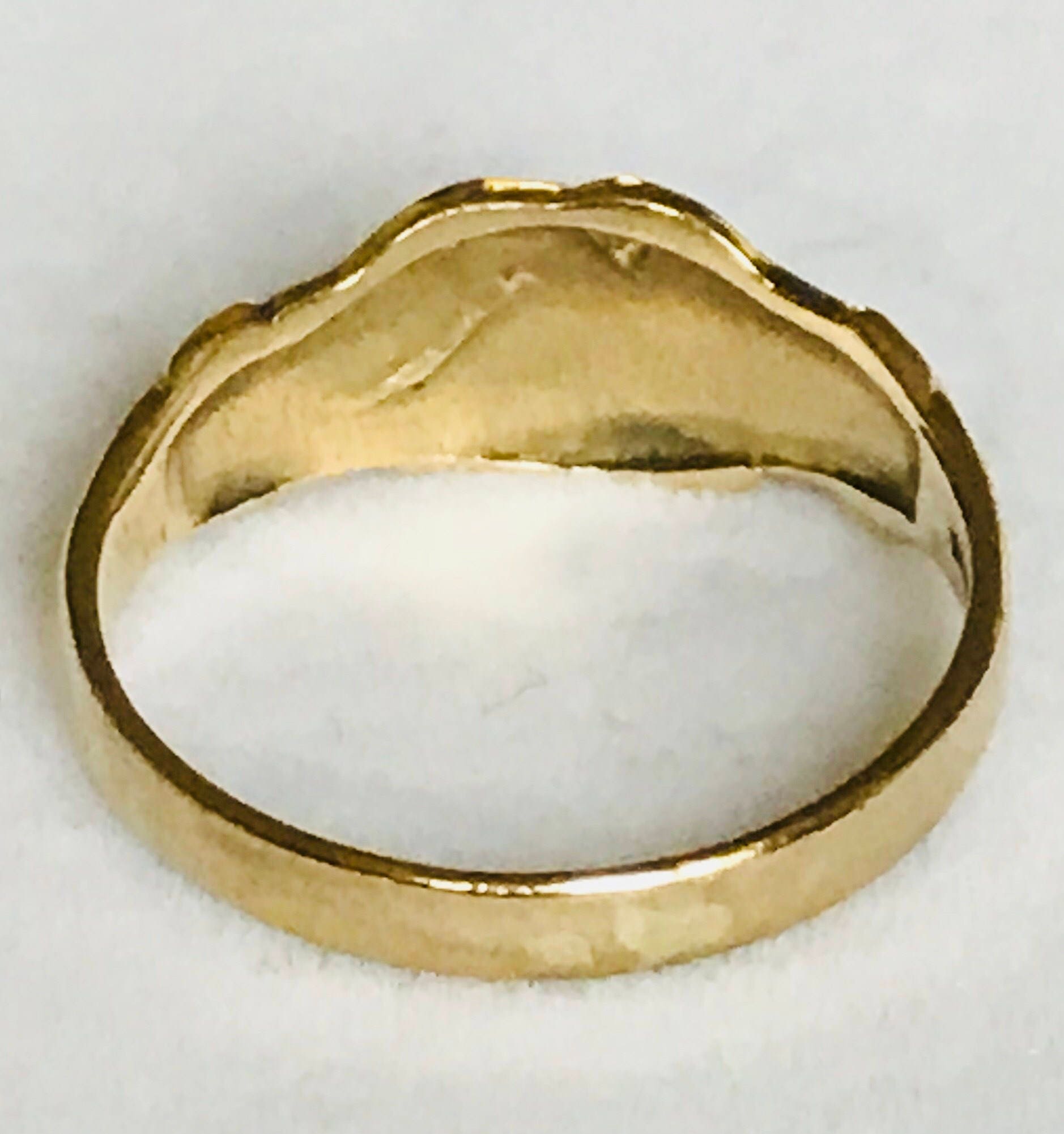 Stunning vintage 9ct yellow gold Fenian Claddagh ring