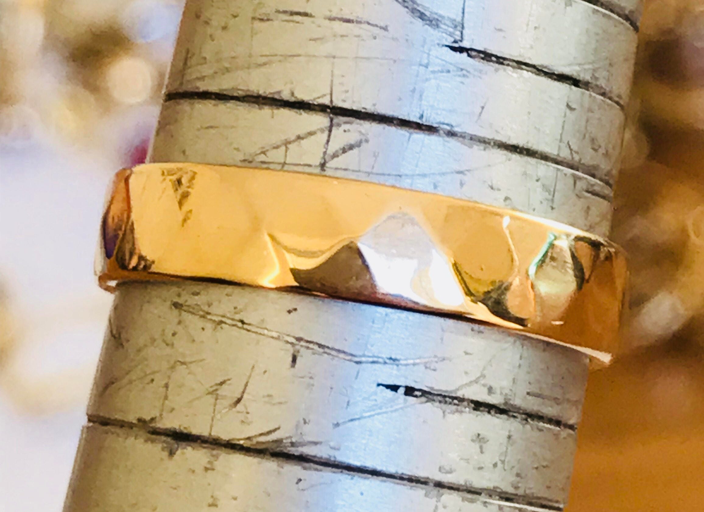 Stunning vintage 9ct yellow gold faceted wedding ring - Birmingham 1989
