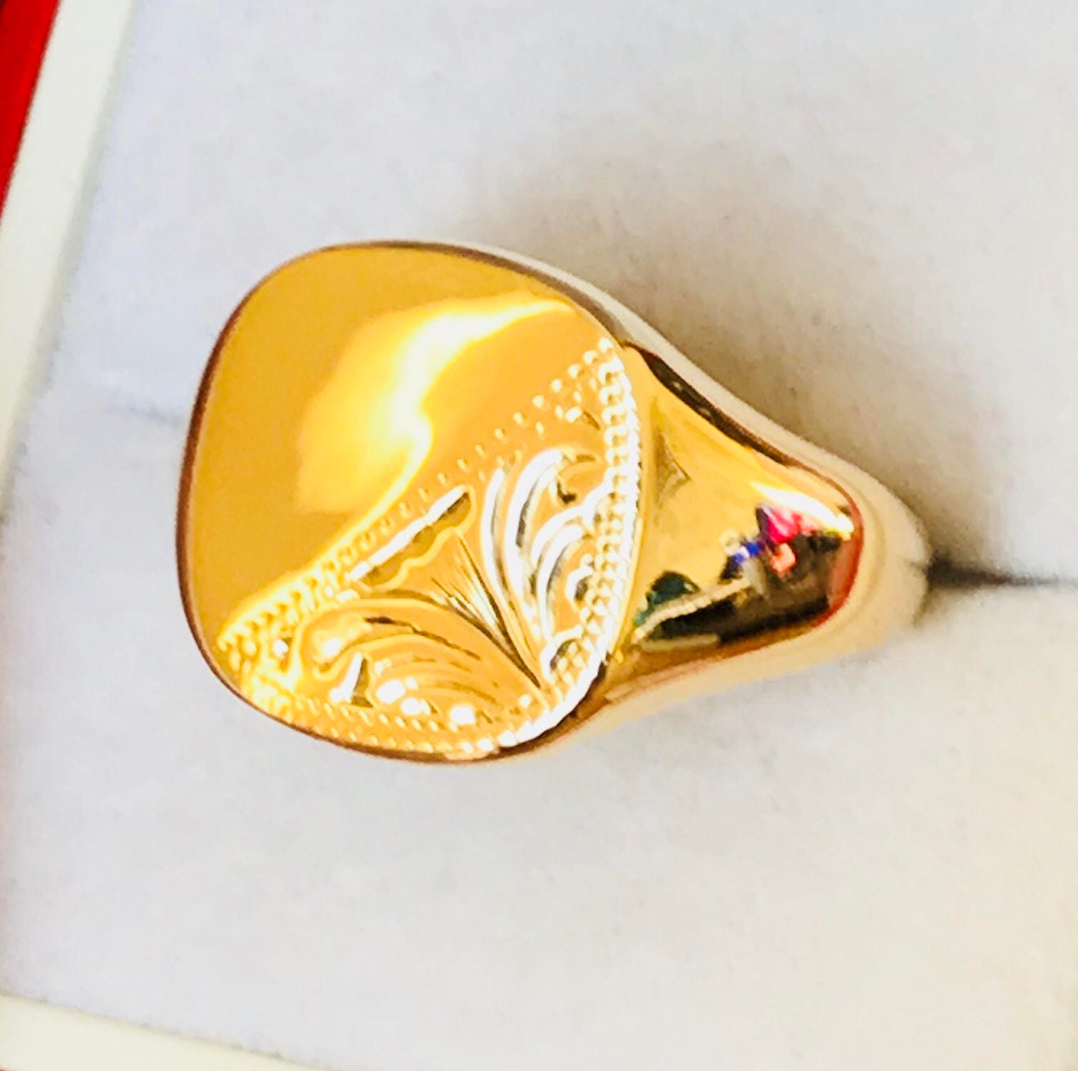 Superb heavy vintage 9ct gold Men's ring fully hallmarked