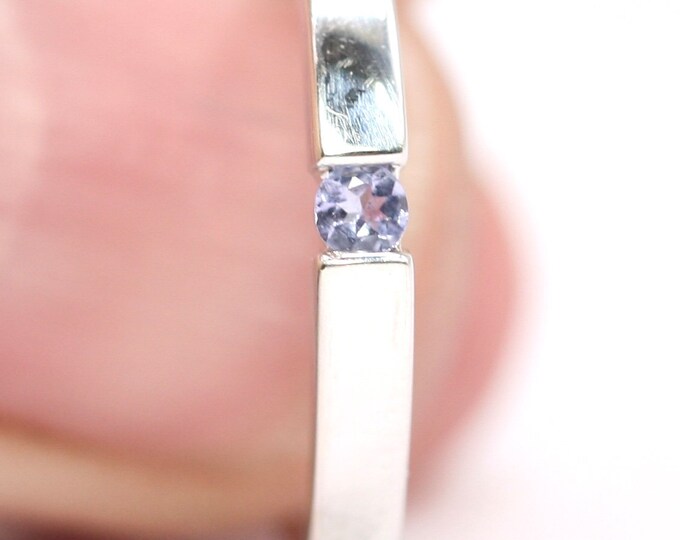 Superb vintage 9ct white gold Tanzanite ring - size R or US 8 1/2