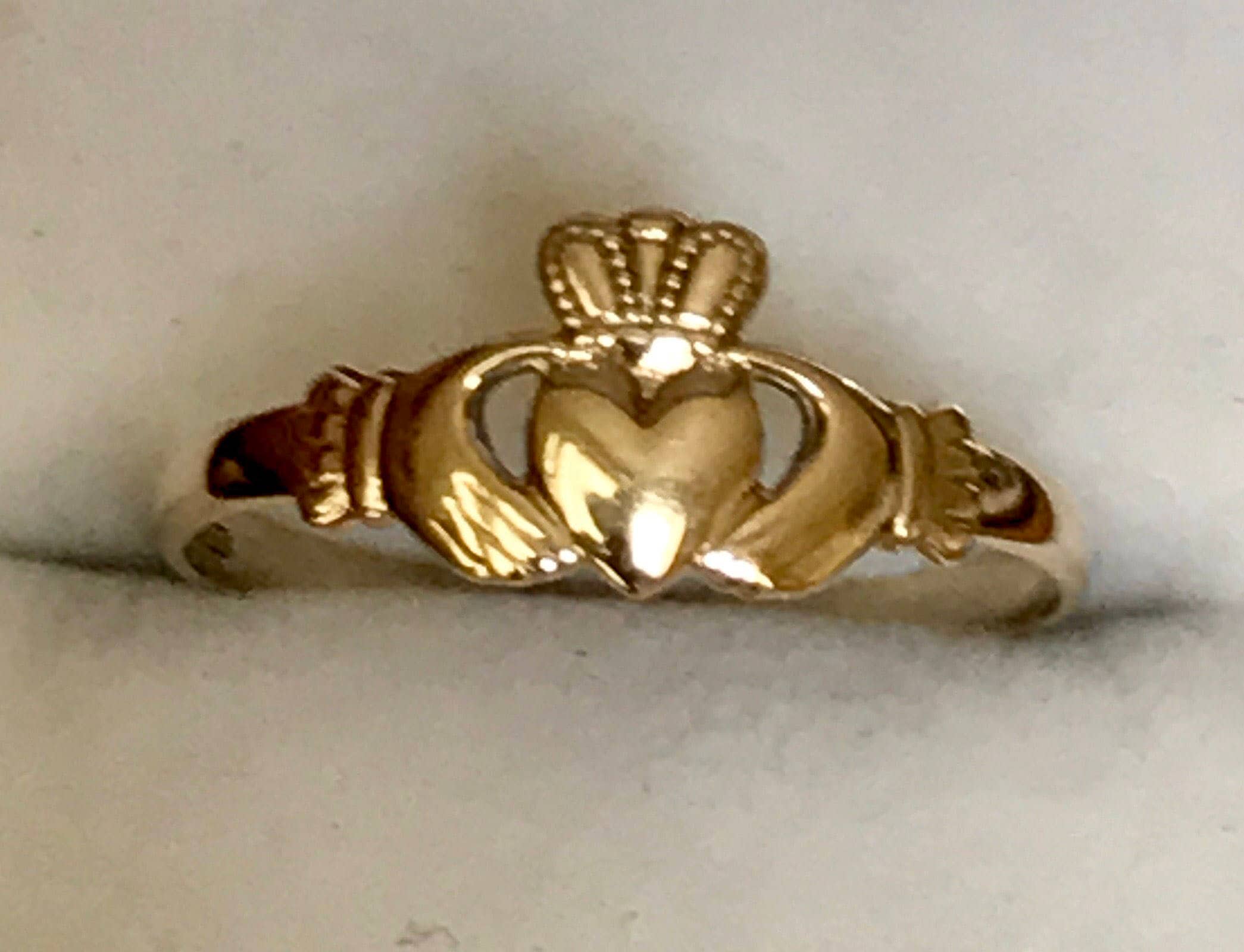 Stunning vintage 9ct gold Claddagh ring Made in Ireland