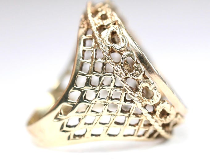 Vintage 9ct gold Sovereign ring mount - fully hallmarked - size P or US 7 1/2 - 6.6gms