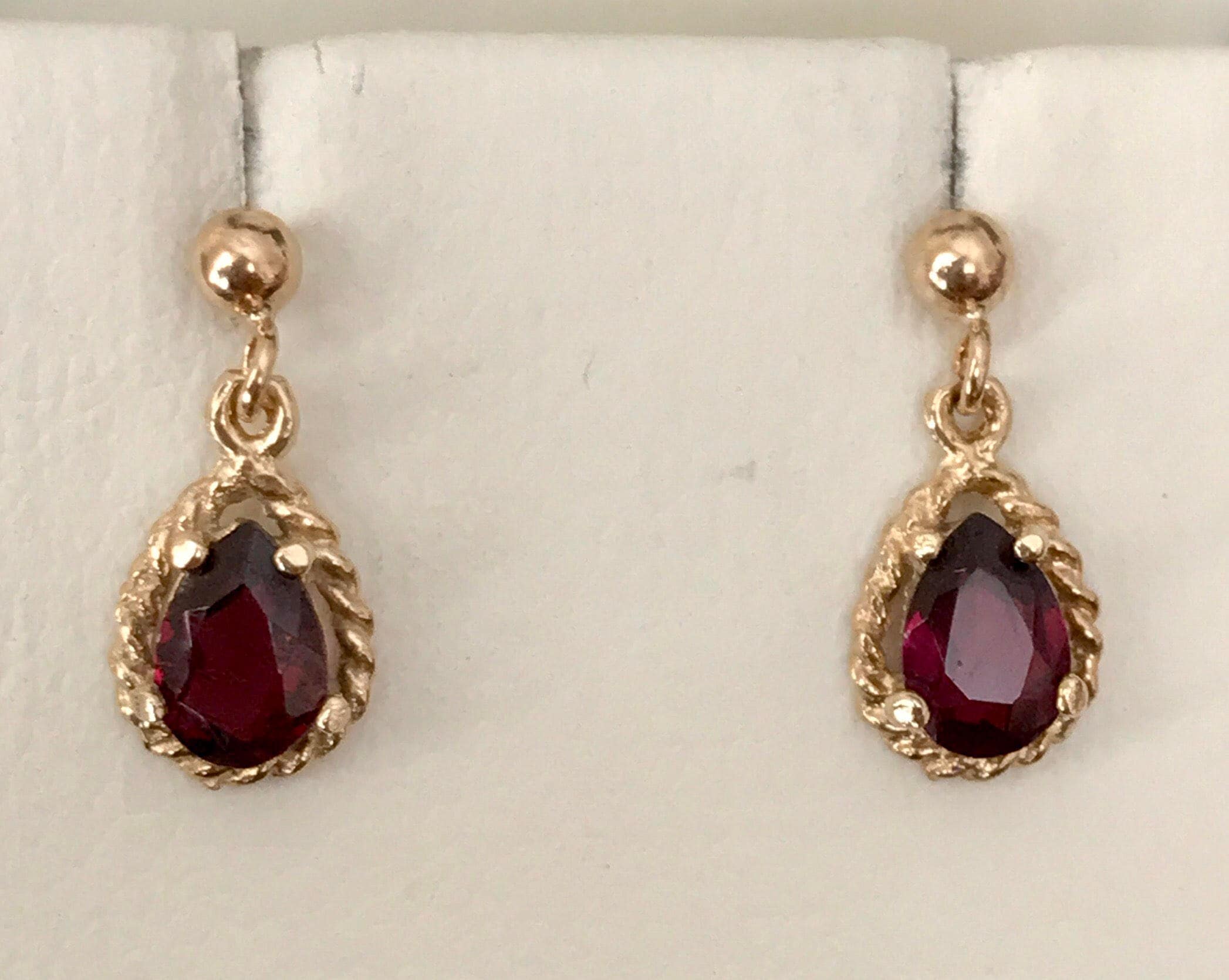 Stunning vintage 9ct gold drop earrings