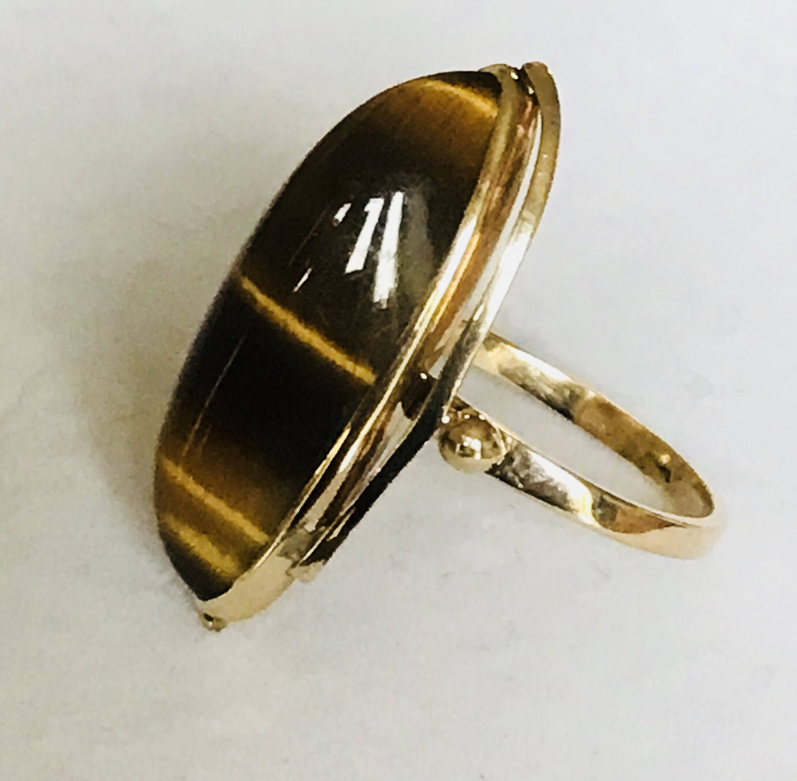 Stunning vintage 9ct gold Tigers Eye ring
