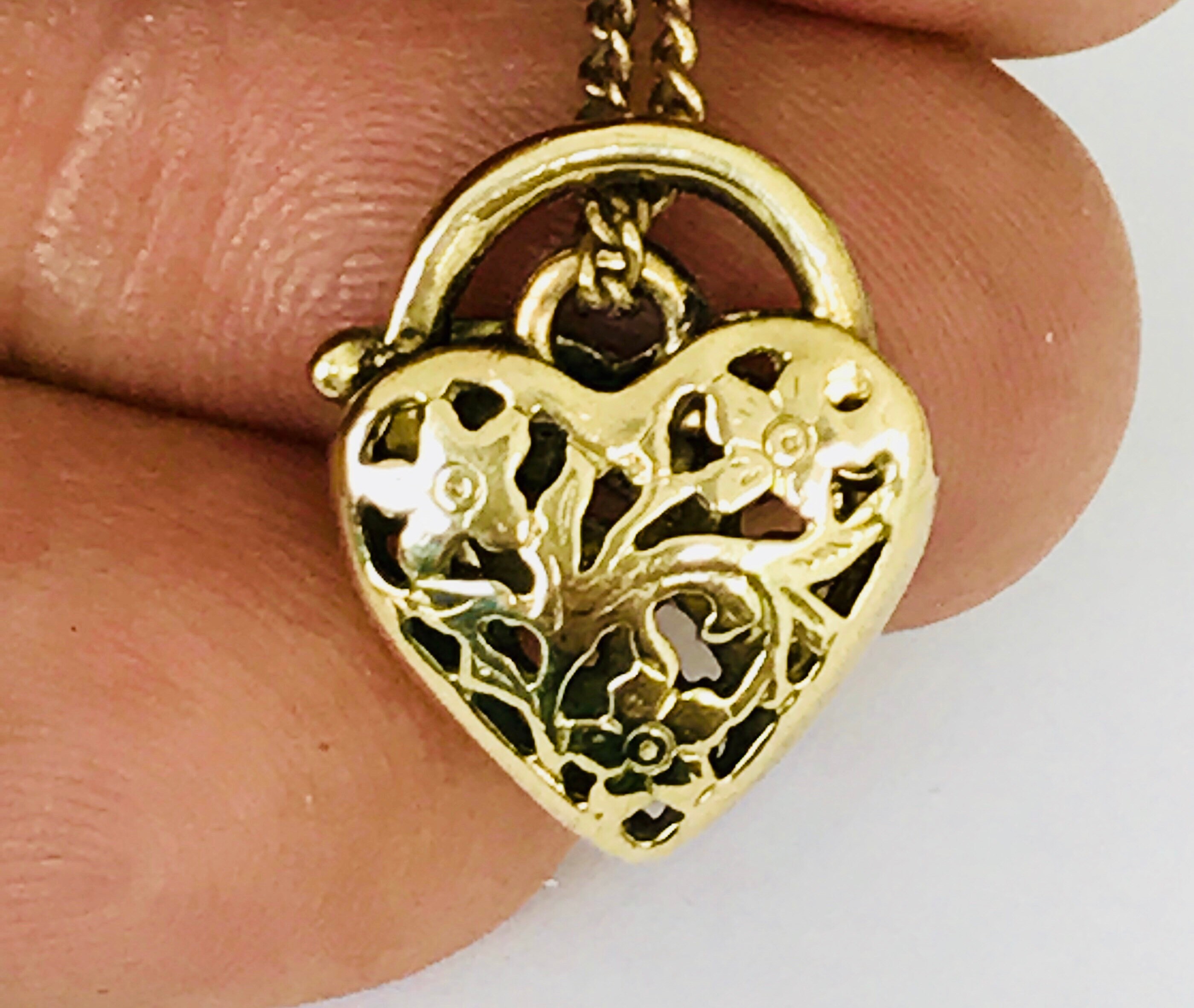 Superb vintage 9ct yellow fancy padlock & safety chain