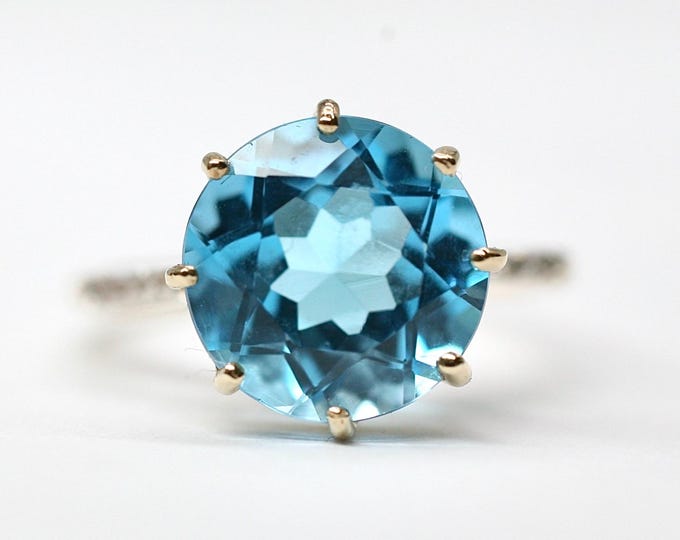 9ct gold blue Topaz & Diamond ring - fully hallmarked - size N or US 6 1/2