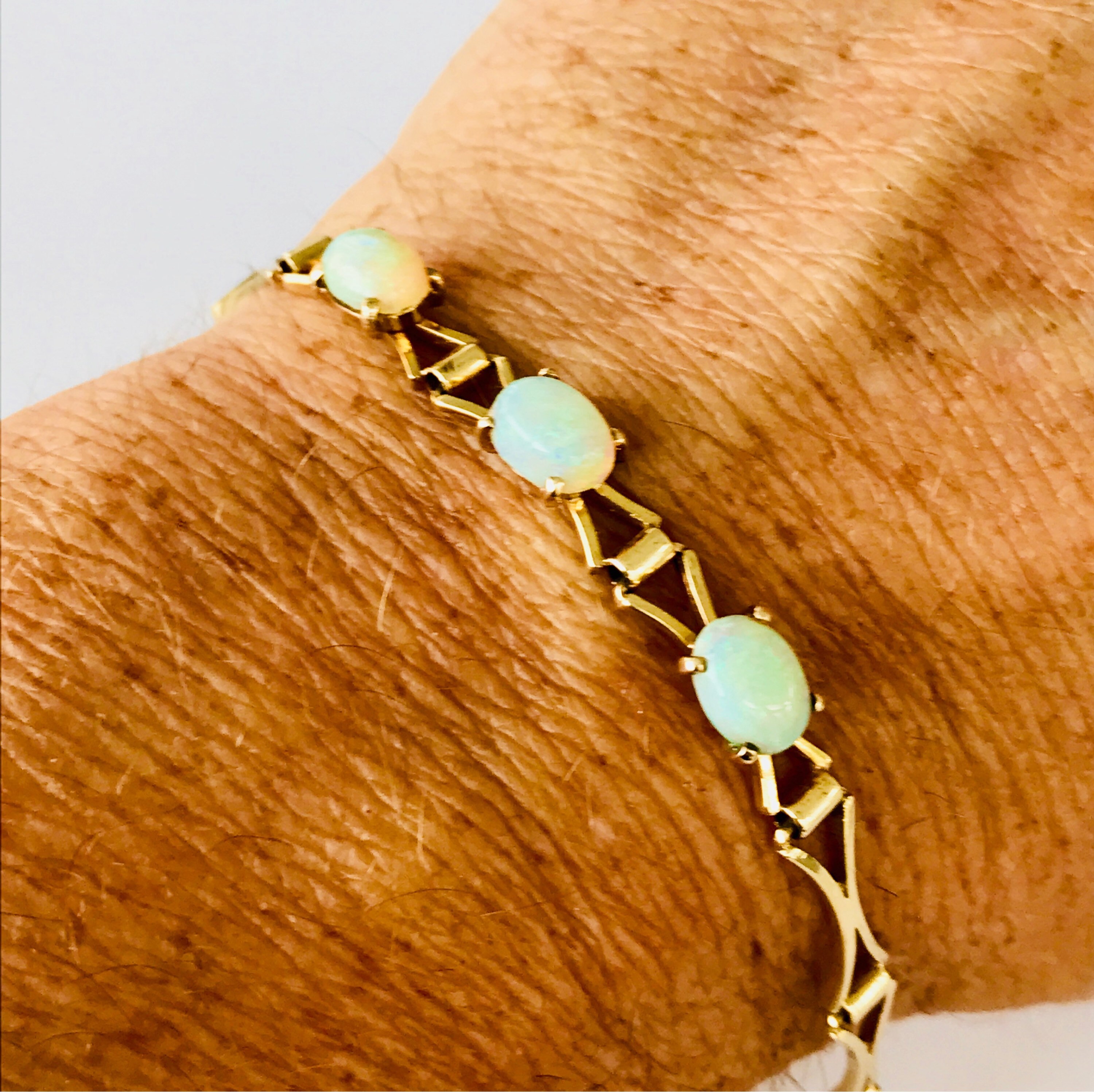 Stunning antique 9ct yellow gold Opal link chain bracelet