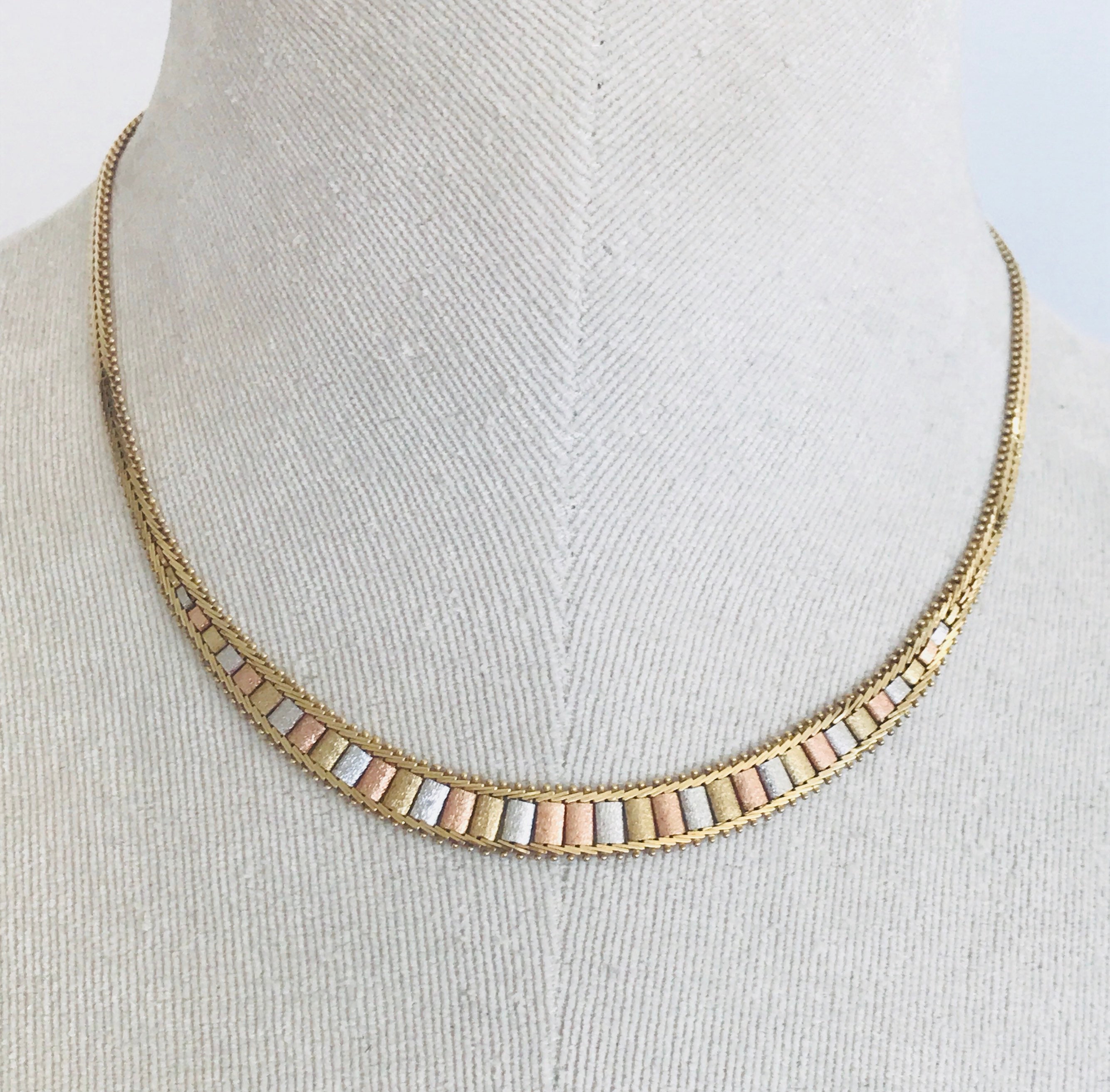MOM Necklace in 14k Gold