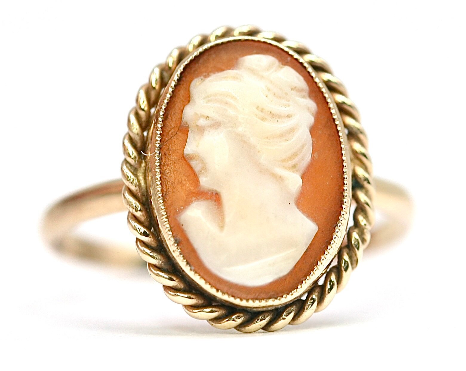 Superb vintage 9ct gold Cameo ring stamped 9ct size S or US 9