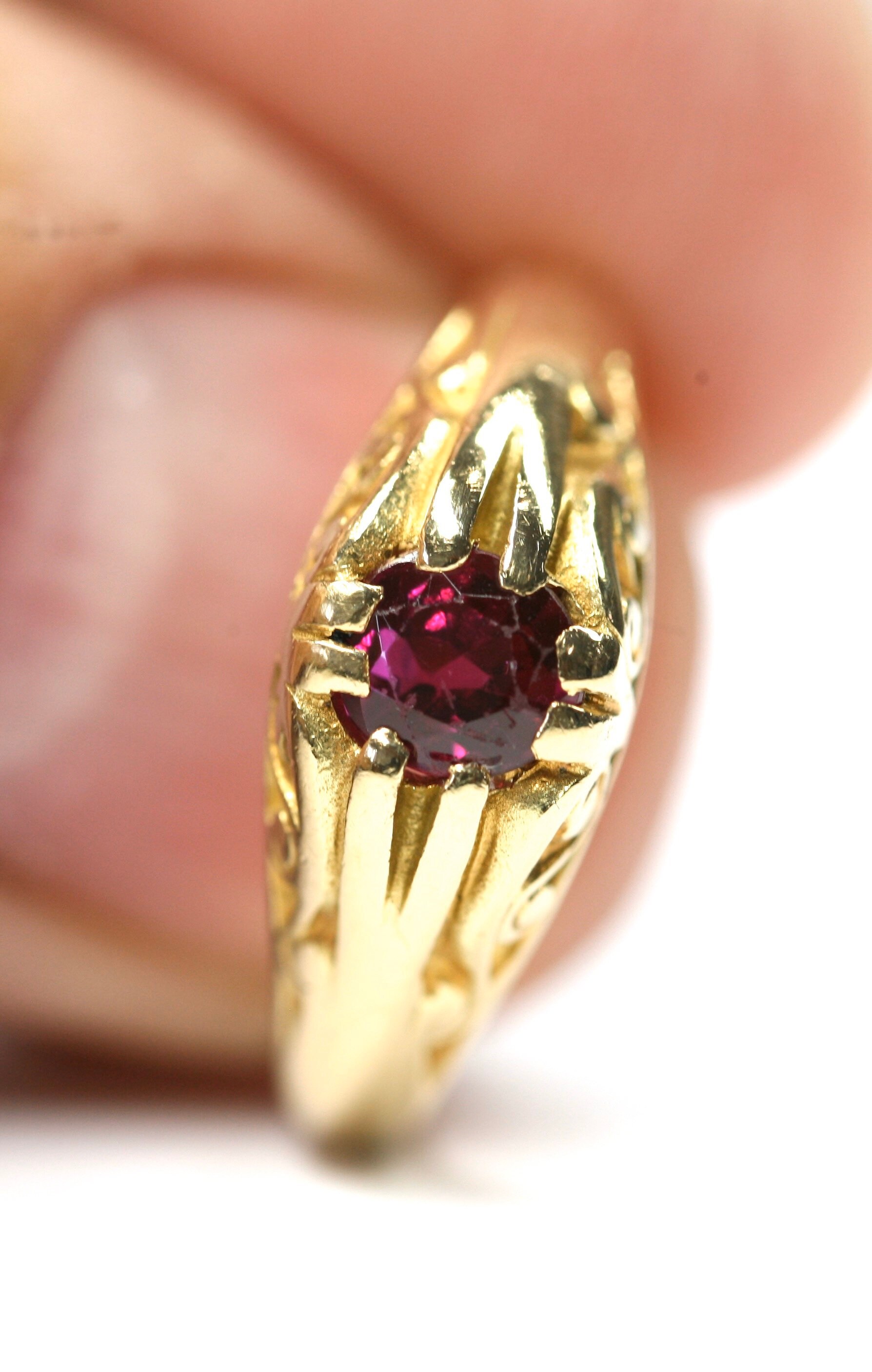 Antique heavy Edwardian 18ct gold Ruby Gypsy / pinky ring in the