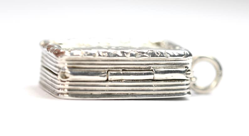 Superb 186 year old William IV antique silver Vinaigrette made by Thomas Shaw hallmarked Birmingham 1834