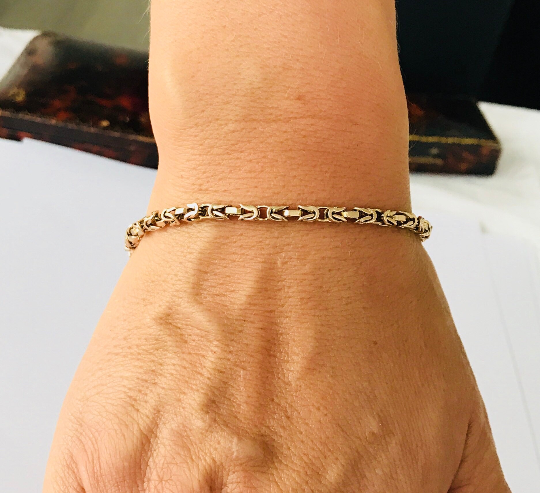 Stunning vintage 9ct gold 8 inch Byzantine bracelet fully hallmarked