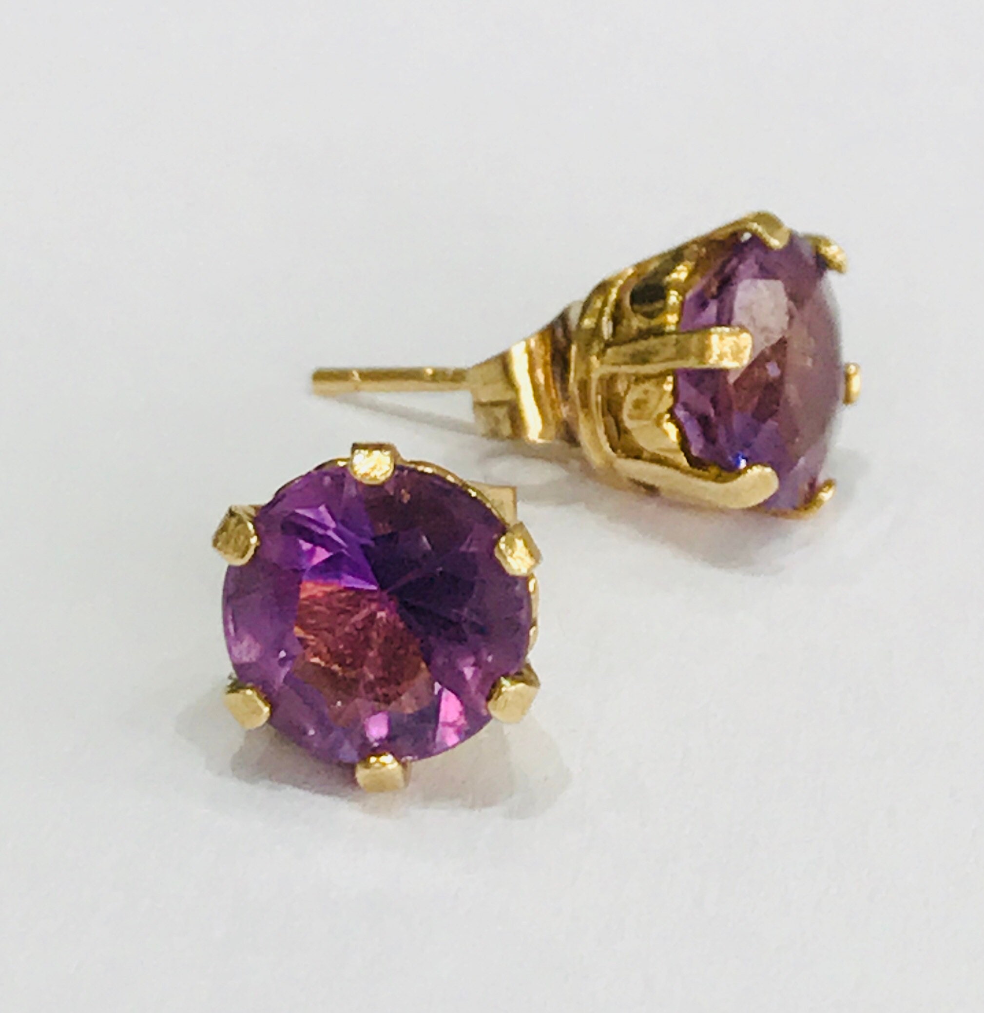 Superb vintage 9ct yellow gold Amethyst stud earrings hallmarked London 1973