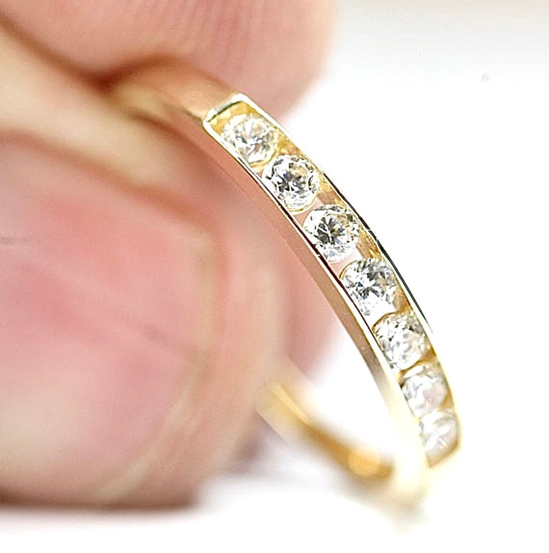 Superb vintage 9ct yellow gold Cubic Zirconia eternity ring fully