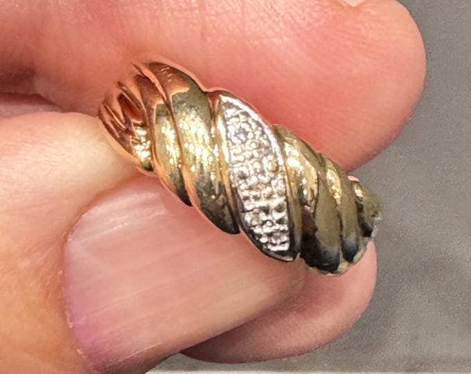 Vintage 9ct white and yellow gold Diamond ring - fully hallmarked - size K or US 5