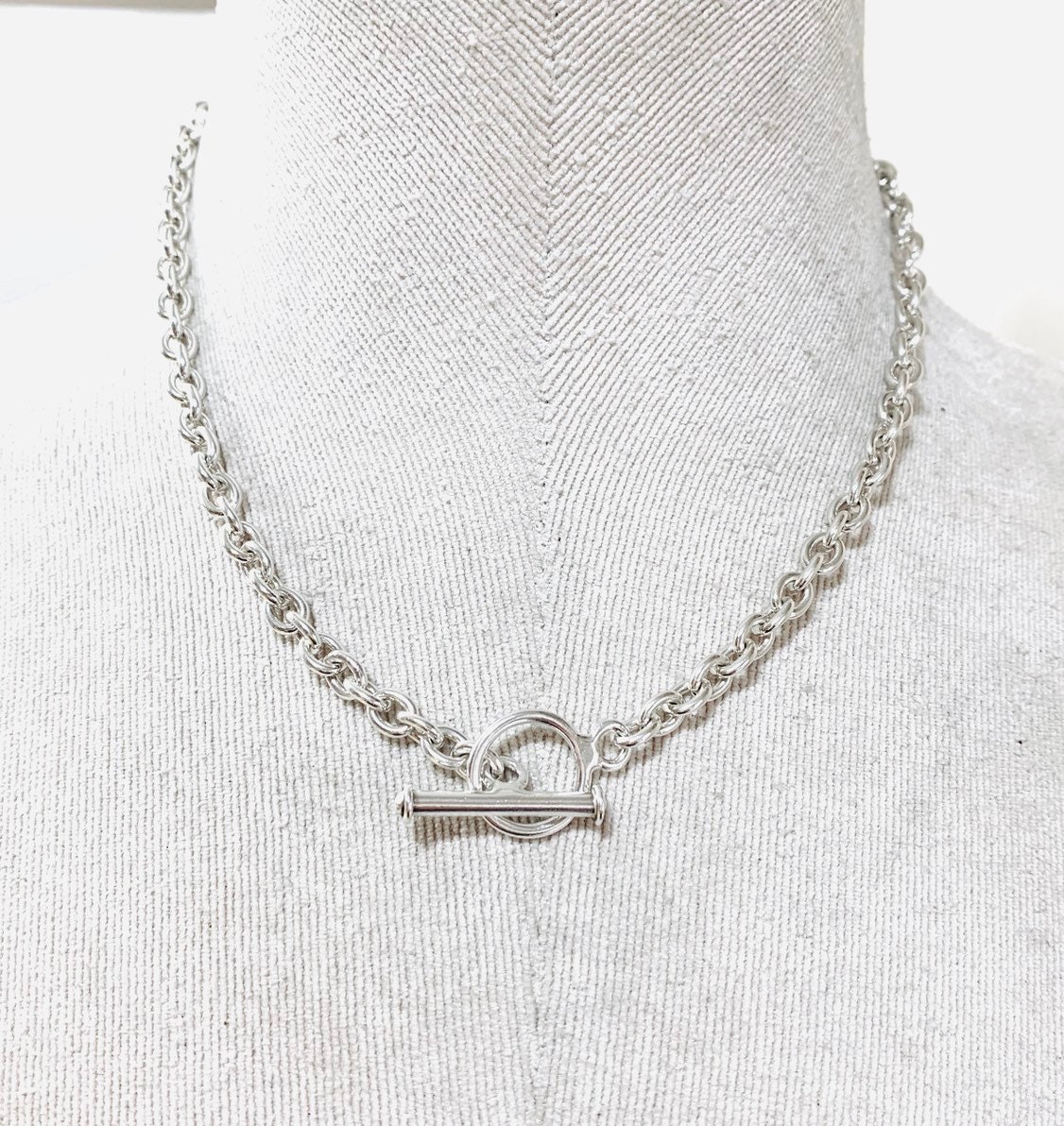 Superb vintage sterling silver 17 inch Toggle necklace with tbar