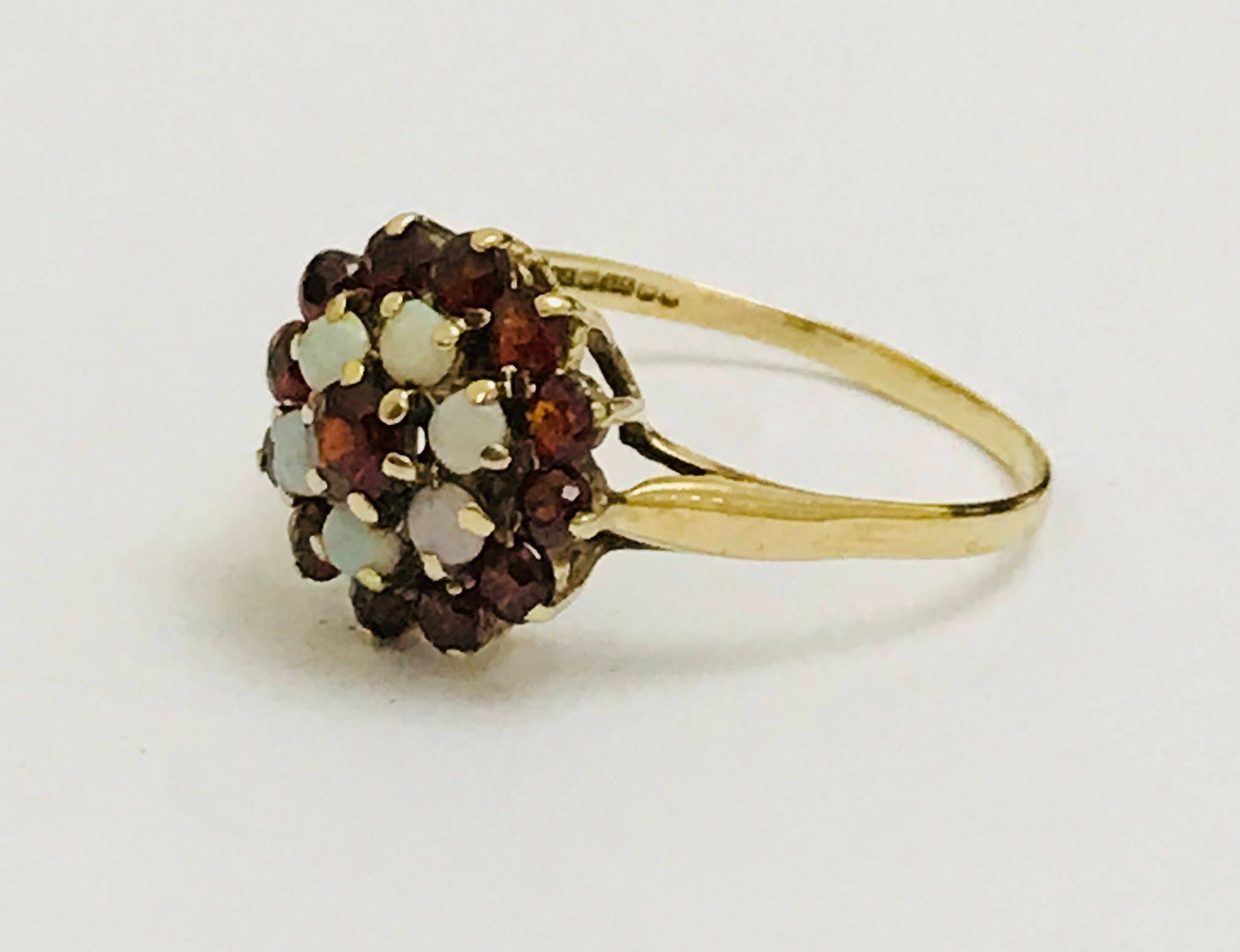 Superb vintage 9ct yellow gold Opal & Garnet ring - hallmarked ...