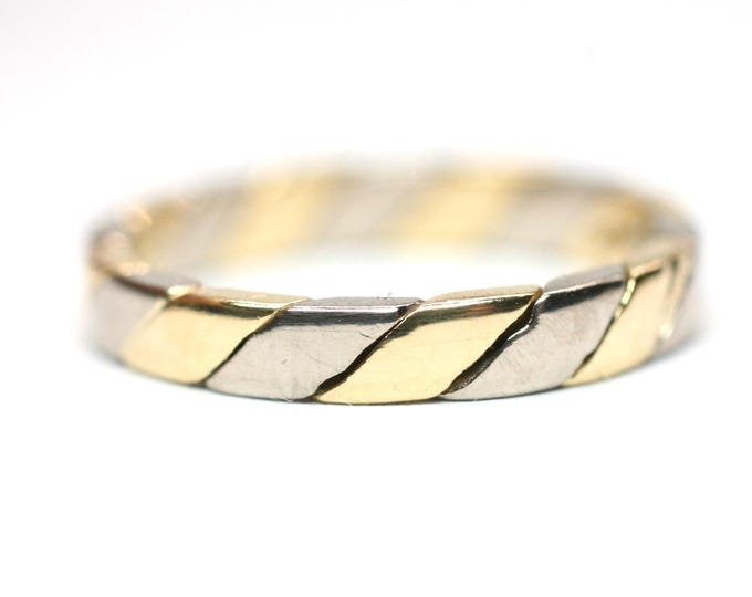 Vintage 18ct bicolour gold band - fully hallmarked - size M or US 6
