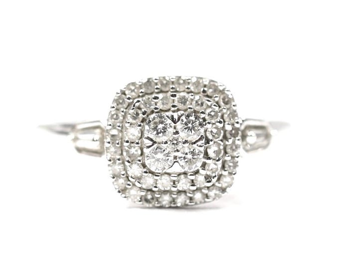 Sparkling vintage 9ct gold 0.27 carat Diamond Halo ring - fully hallmarked - size L or US 5 1/2