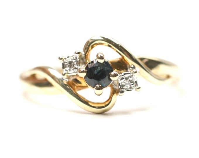 Vintage 9ct gold Sapphire & Diamond ring - fully hallmarked - size Q or US 8