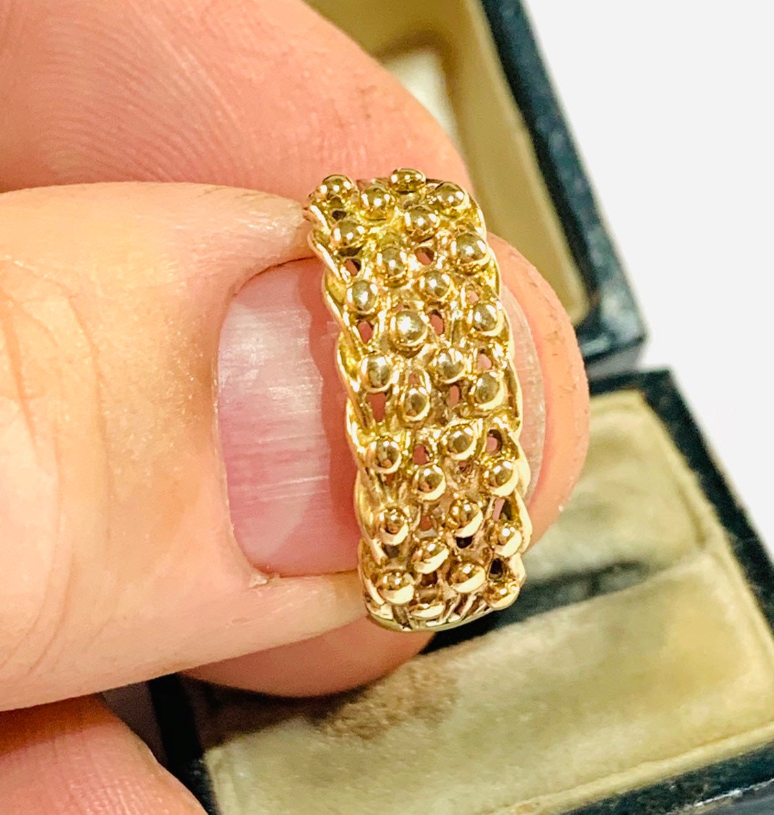 Superb antique 9ct yellow gold Keeper ring - size Q - 8