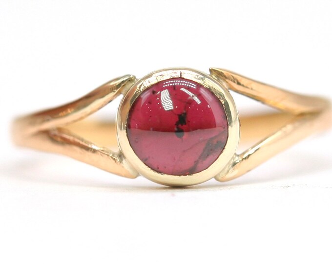 Stunning antique 22ct gold Garnet ring - please read description - fully hallmarked - size R or US 8.5
