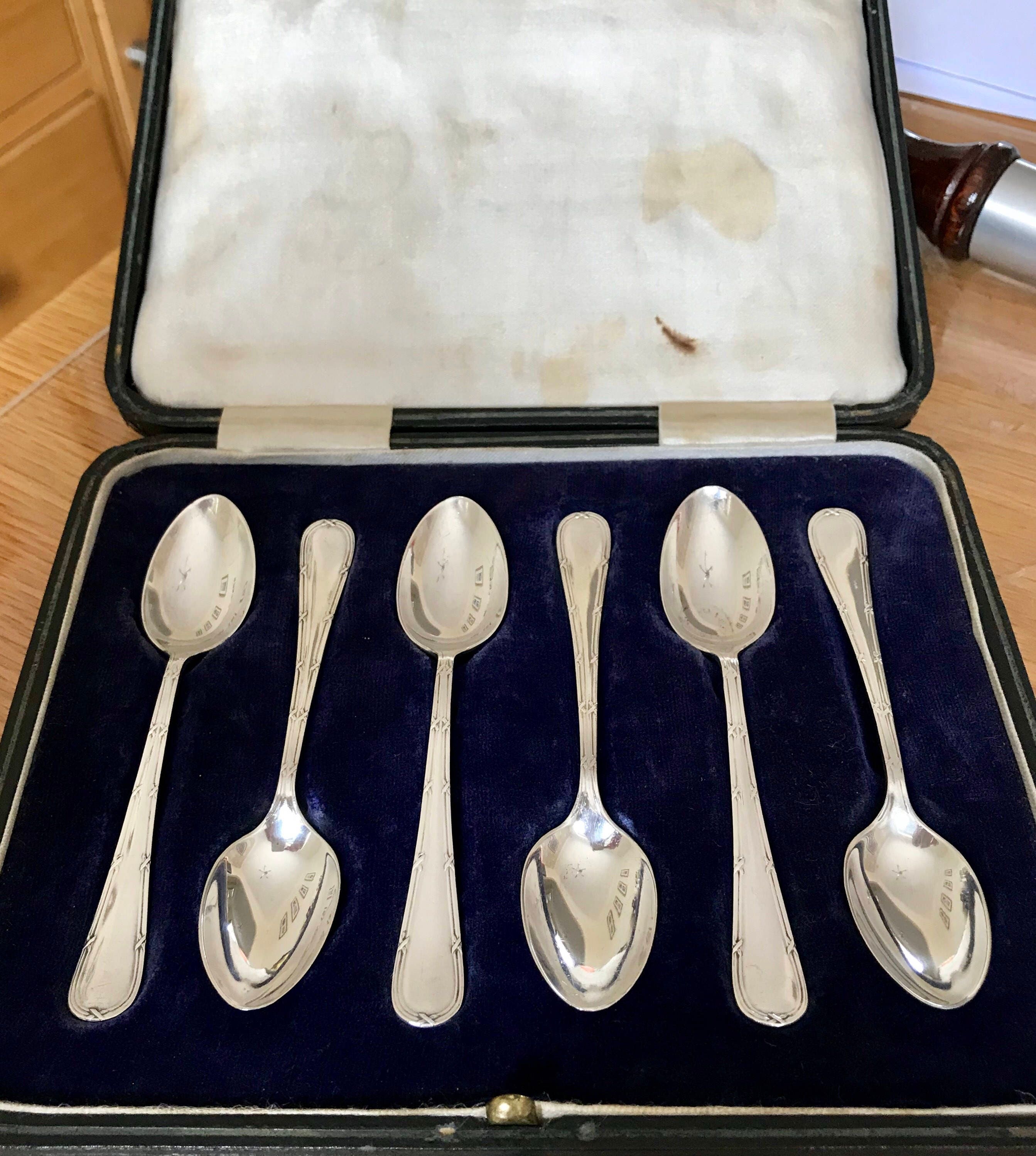 Superb cased set of antique solid sterling silver spoons Made in