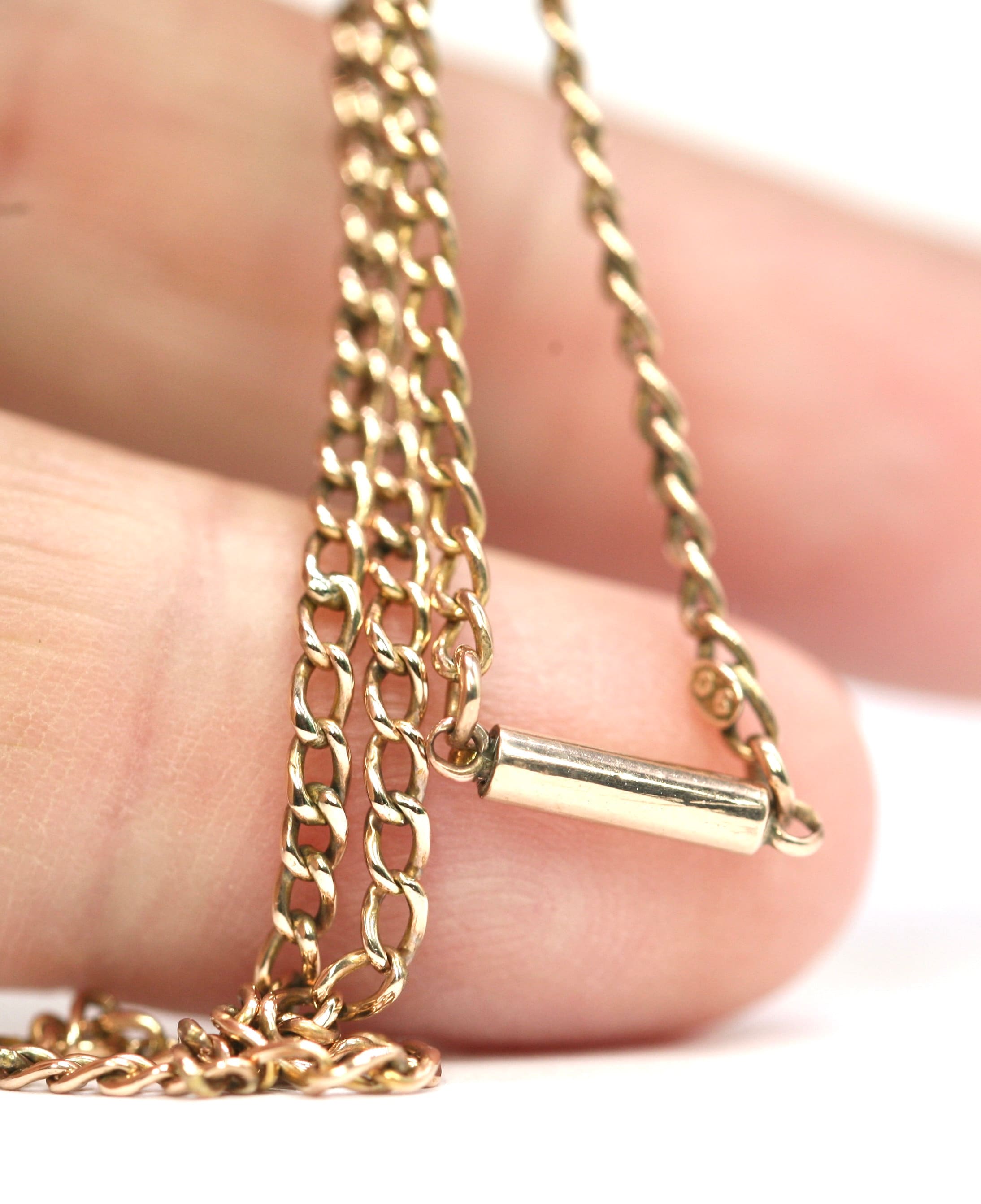 Superb antique 17 inch 9ct rose gold chain with barrel fastener