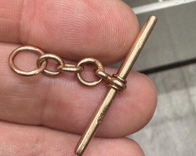 Antique 9ct rose gold t-bar with jump rings - 36mm