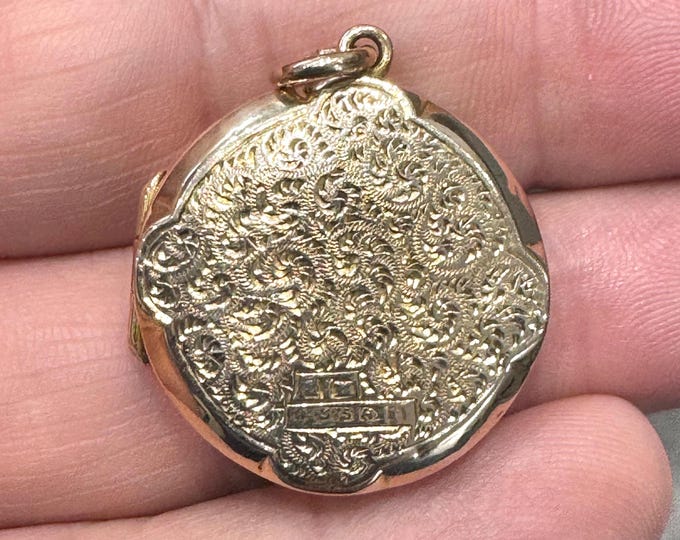 Superb antique 9ct gold locket pendant - hallmarked Birmingham 1918