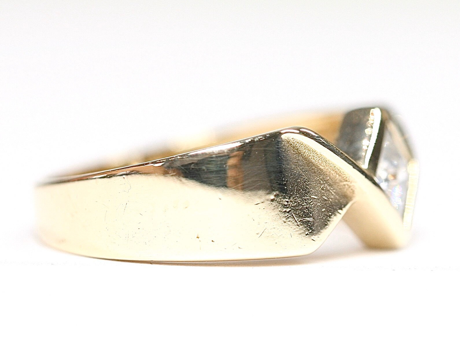 Classic Gold Inlaid Zirconia Ring