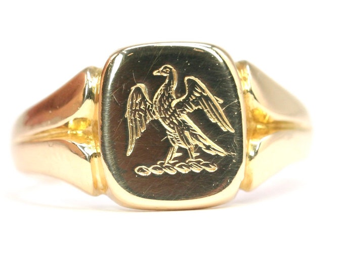 Superb antique 18ct gold engraved signet or pinky ring - hallmarked London 1918 - size P or US 7.5 - 6.4gms