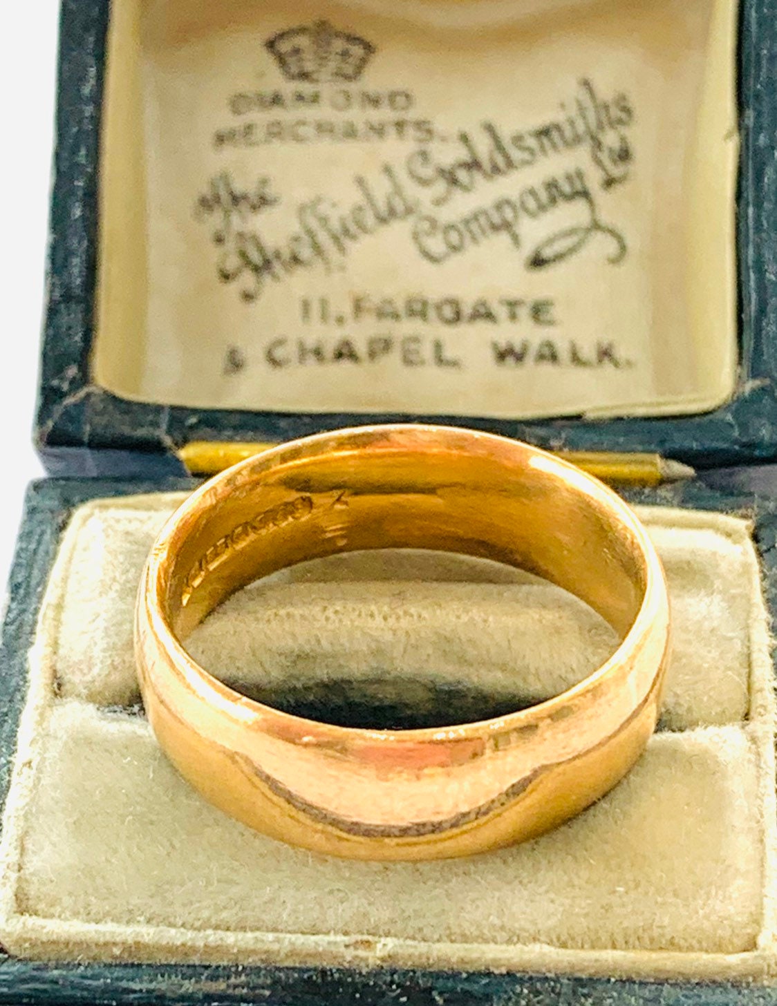 Superb heavy vintage 22ct gold wedding ring Birmingham