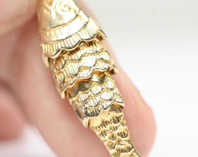 Stunning vintage 9ct gold articulated fish pendant - fully hallmarked - 4.7gms