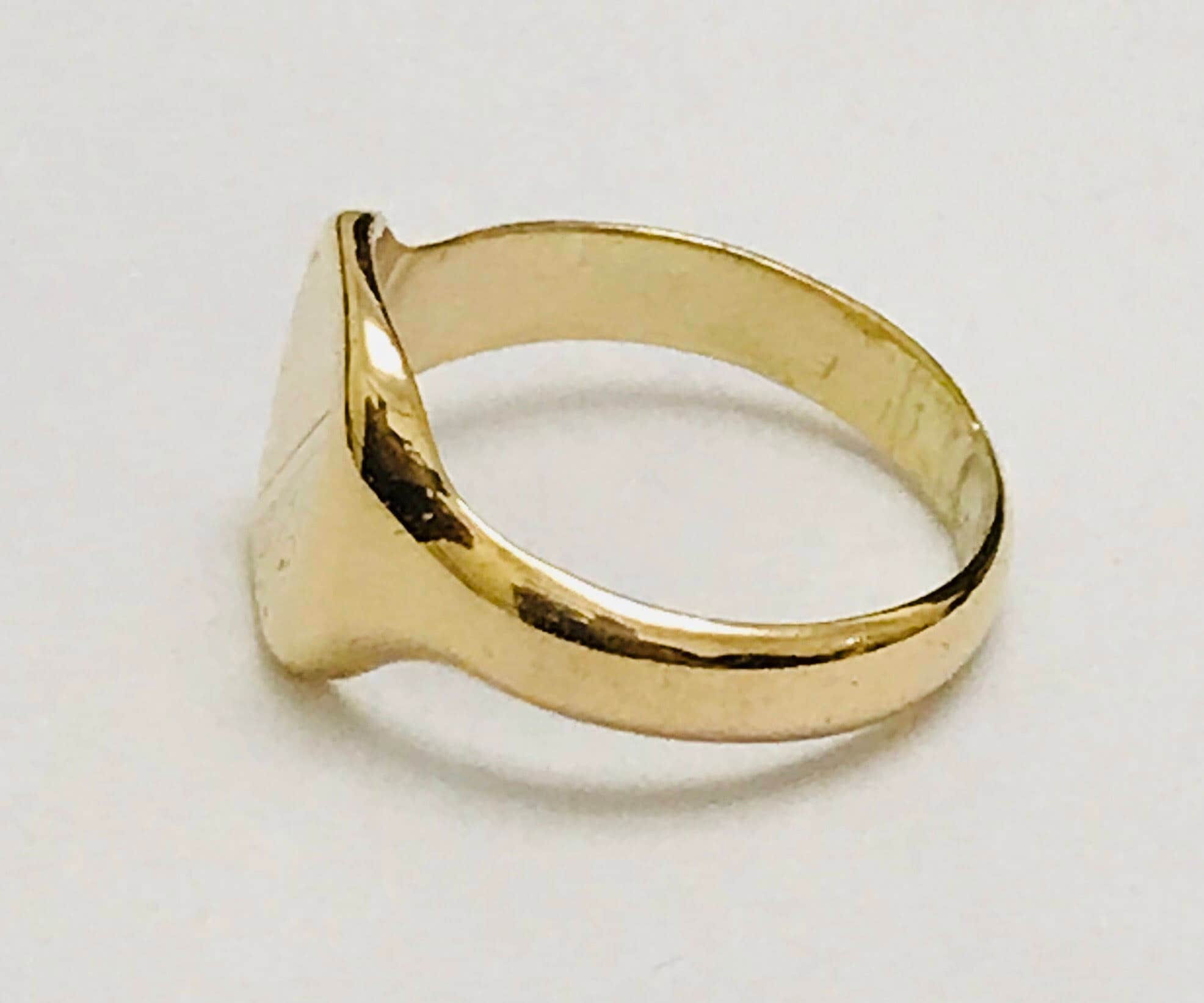 Lovely vintage 9ct yellow gold Mens ring Birmingham 1980