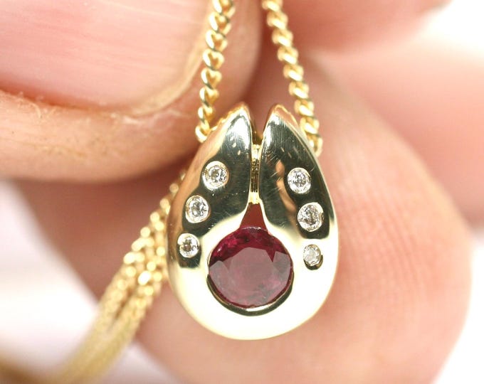 Stunning 16 inch 9ct gold Ruby & Diamond pendant necklace - fully hallmarked