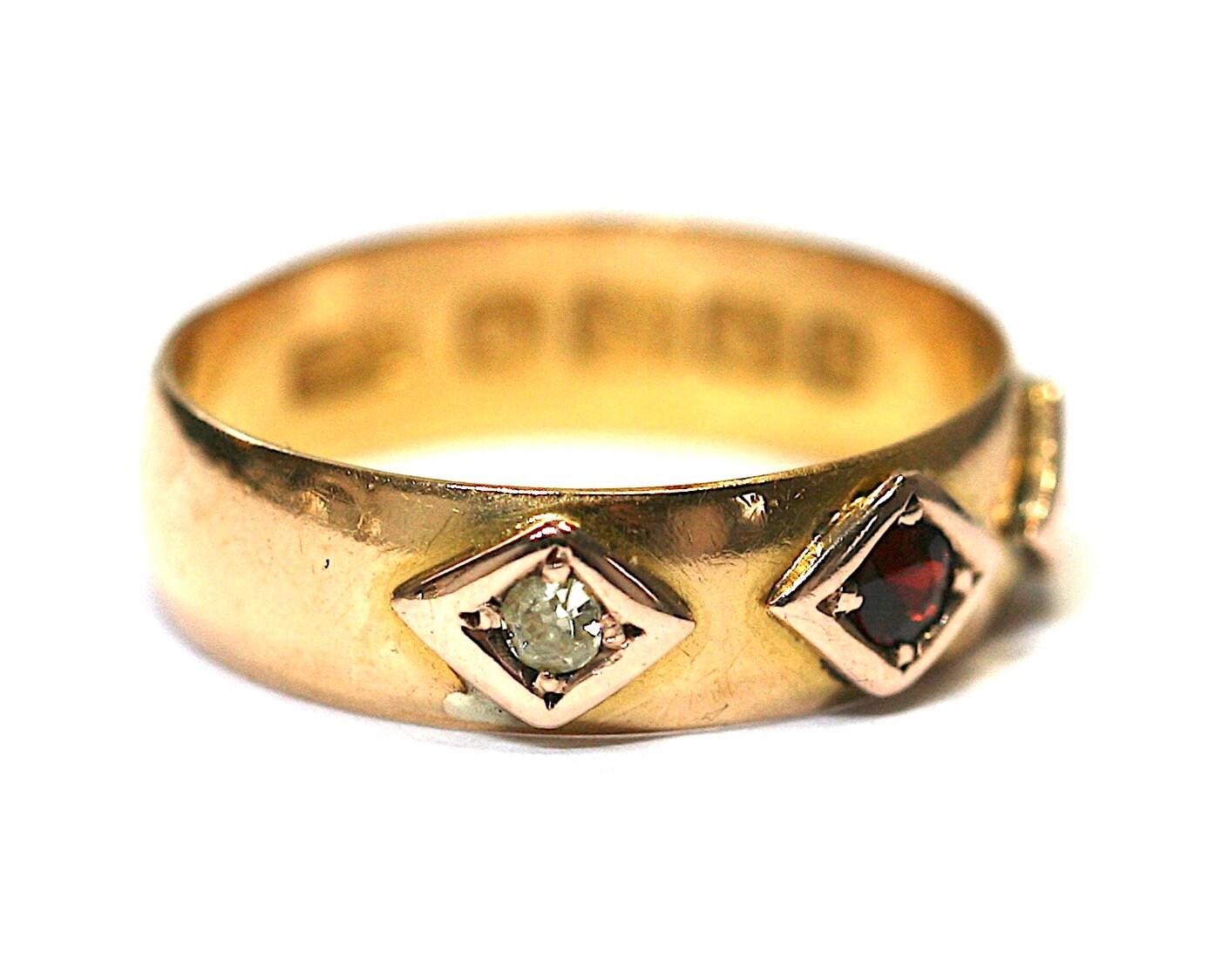 Stunning antique 114 year old Edwardian 22ct gold band