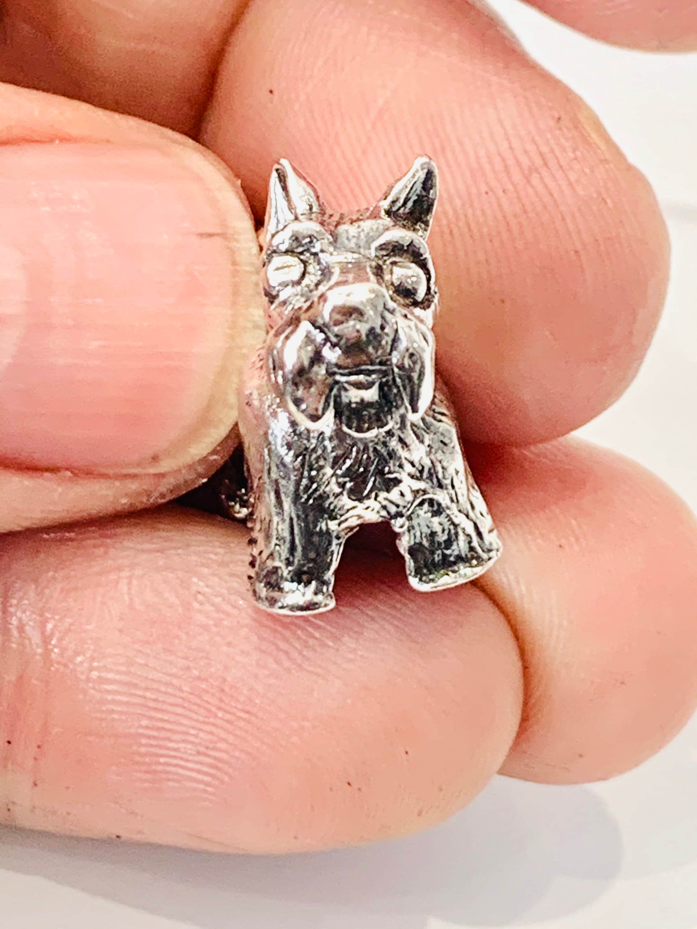 Large Vintage sterling silver Scottie Dog pendant or charm