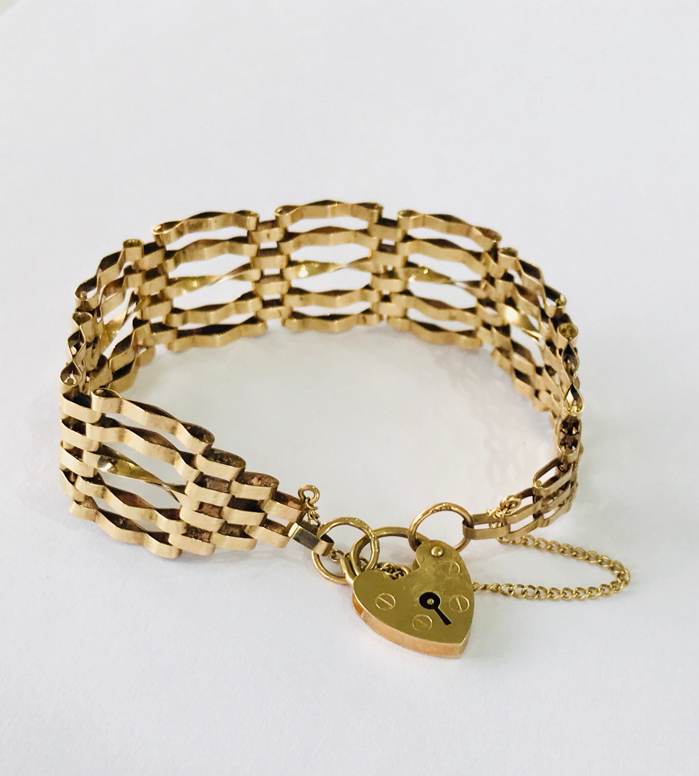 Superb vintage 9ct yellow gold 5 bar gate bracelet hallmarked London 1979