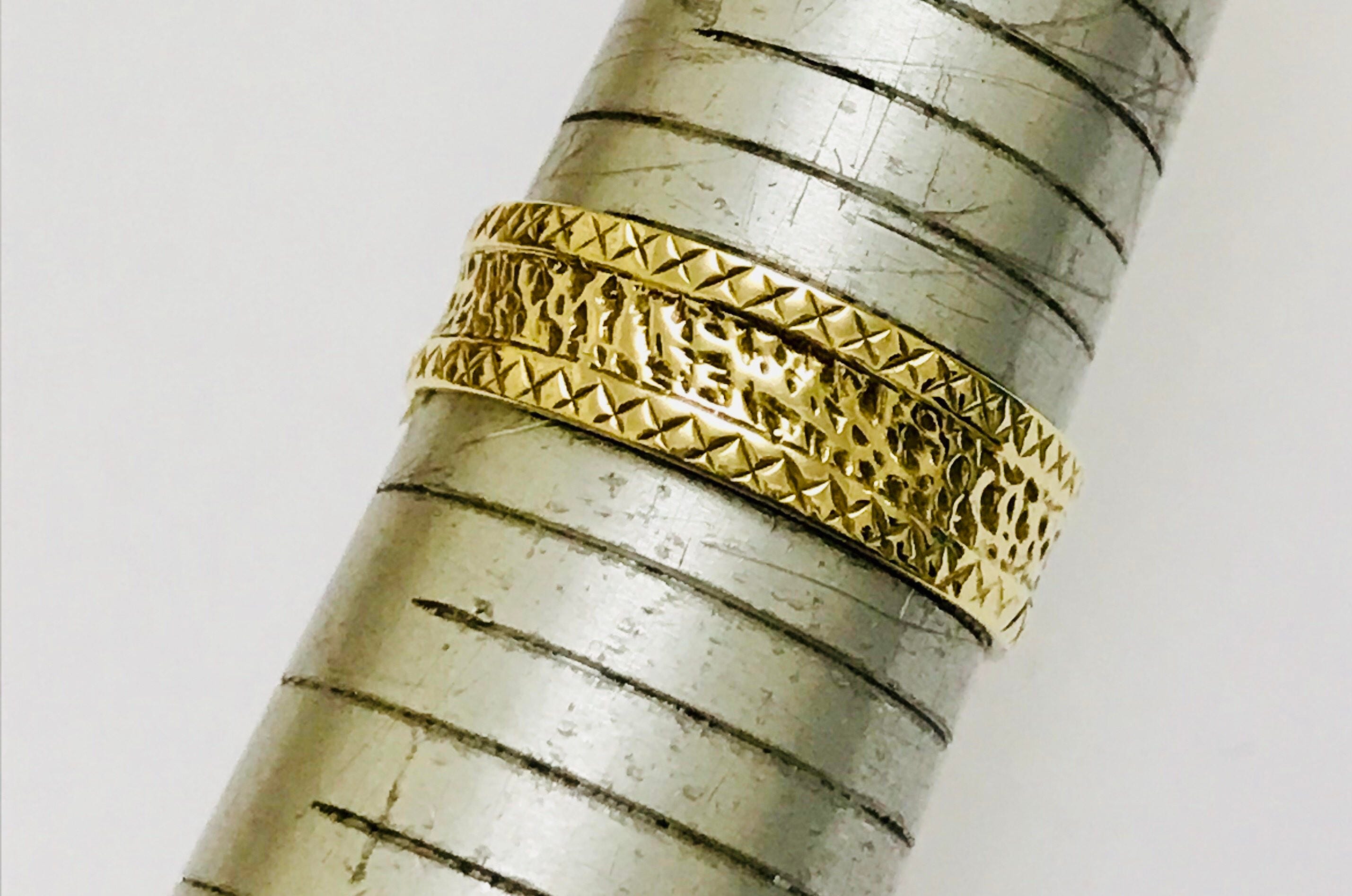 Lovely vintage 9ct gold wedding ring - London 1978