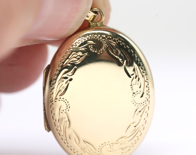 Vintage 9ct gold locket pendant - fully hallmarked