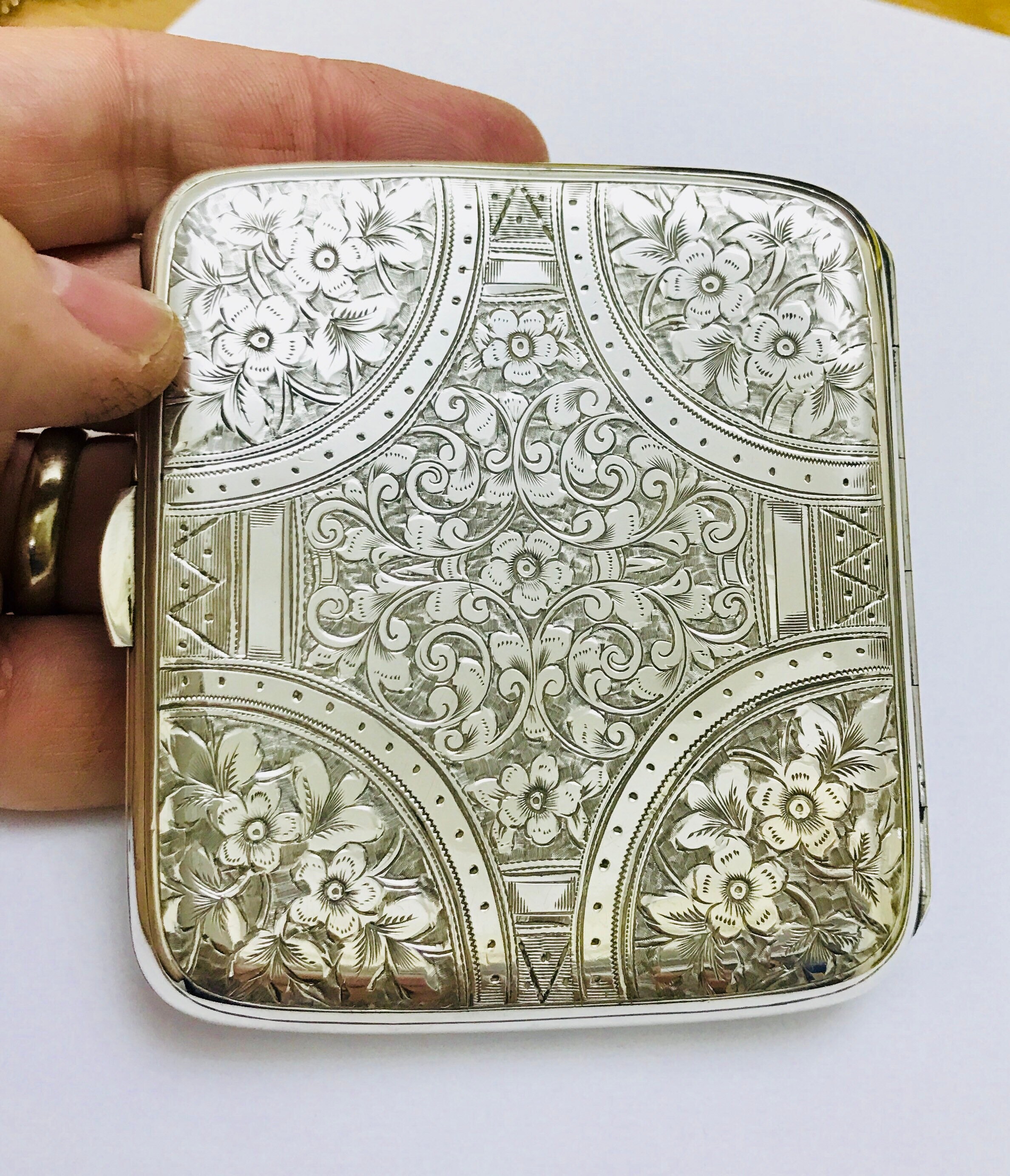 Stunning antique Victorian sterling silver cigarette case - hallmarked