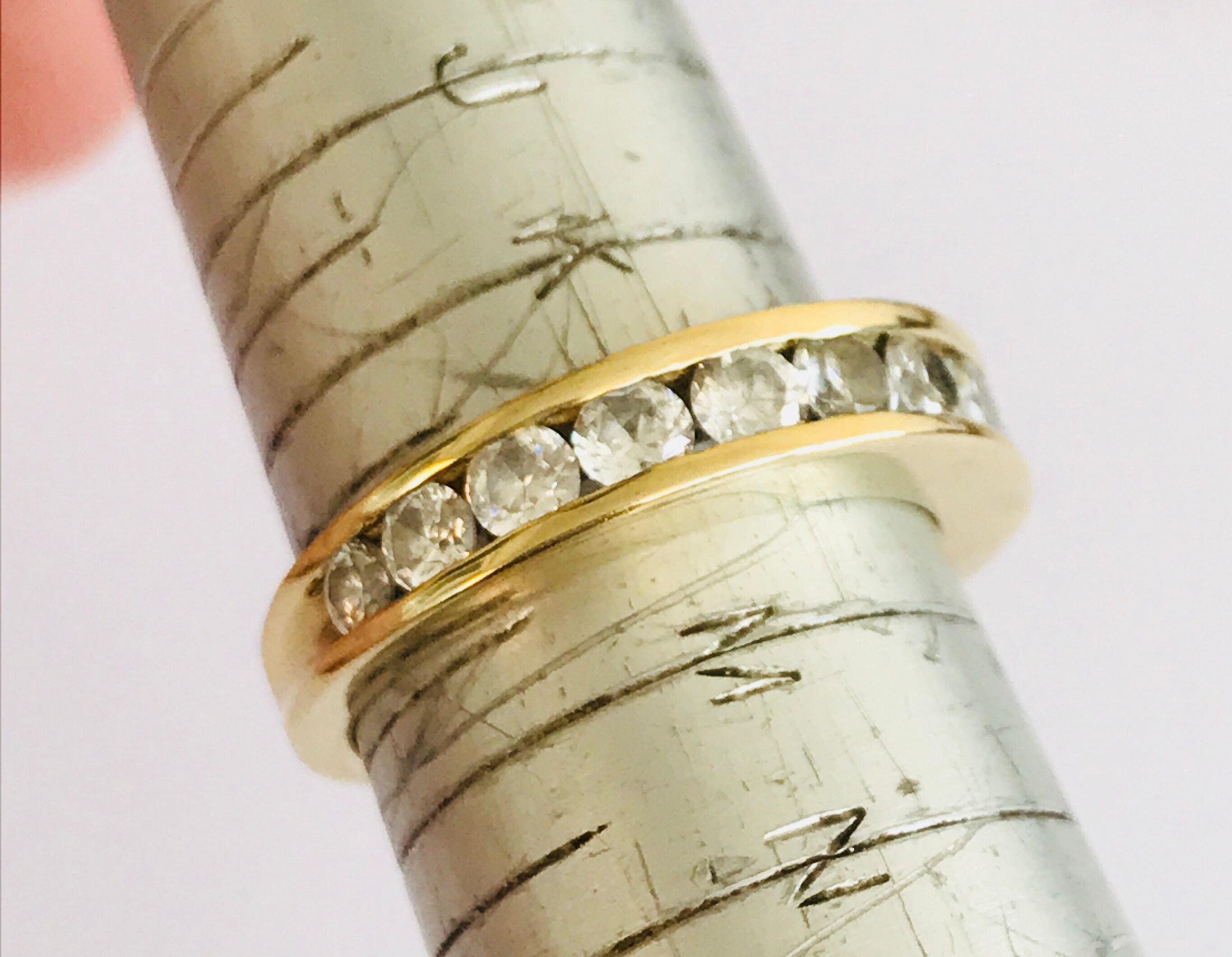 Sparkling vintage 9ct yellow gold Cubic Zirconia eternity ring fully