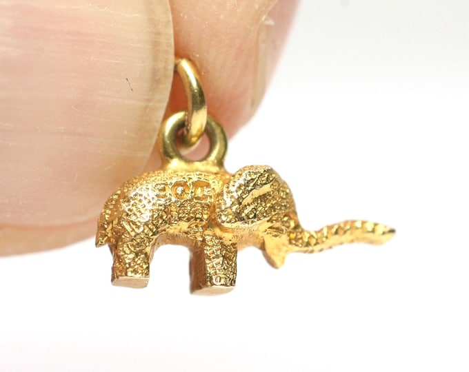 Vintage 9ct yellow gold Elephant charm - stamped 9CT