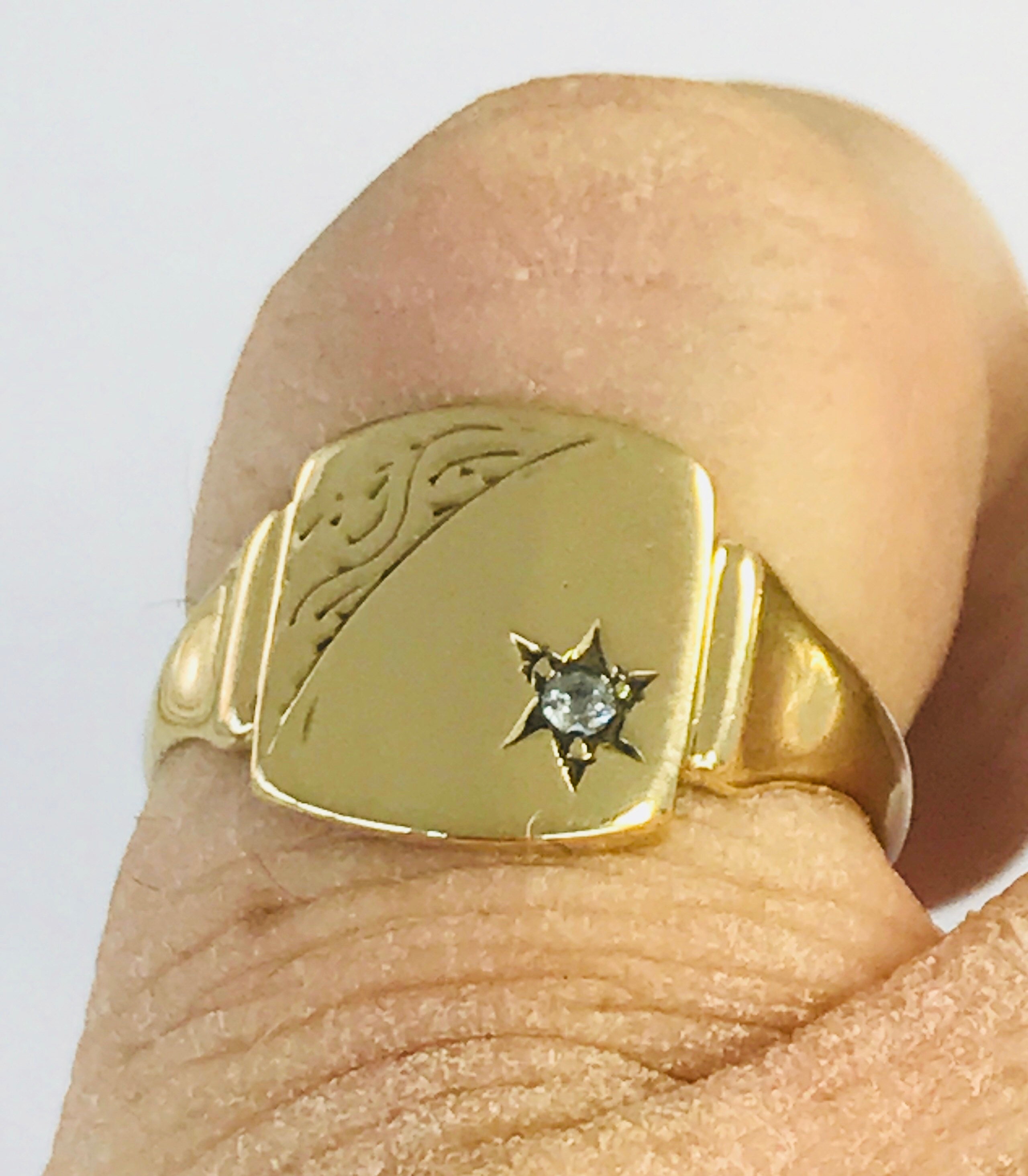 Vintage 9ct yellow gold Diamond / pinky ring hallmarked