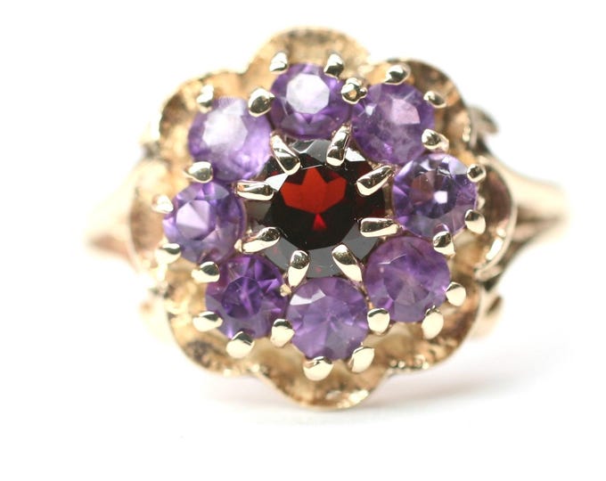 Superb vintage 9ct gold Garnet & Amethyst cluster ring - Birmingham 1960 - size R or US 8 1/2