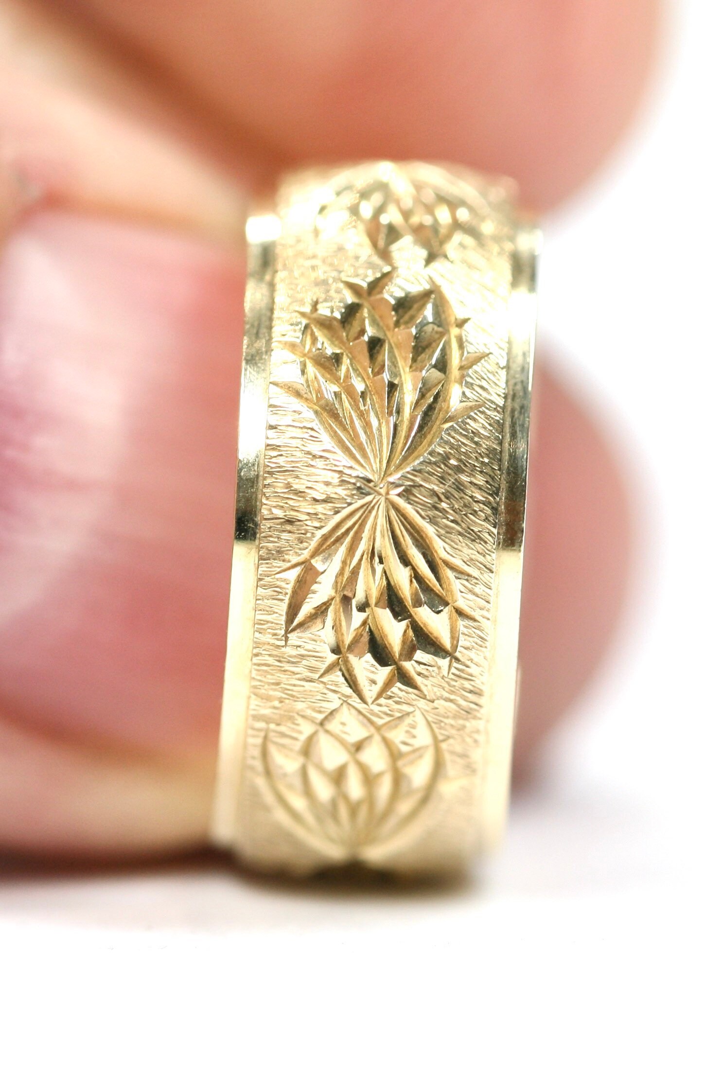 Superb vintage 9ct yellow gold patterned wedding ring - hallmarked ...