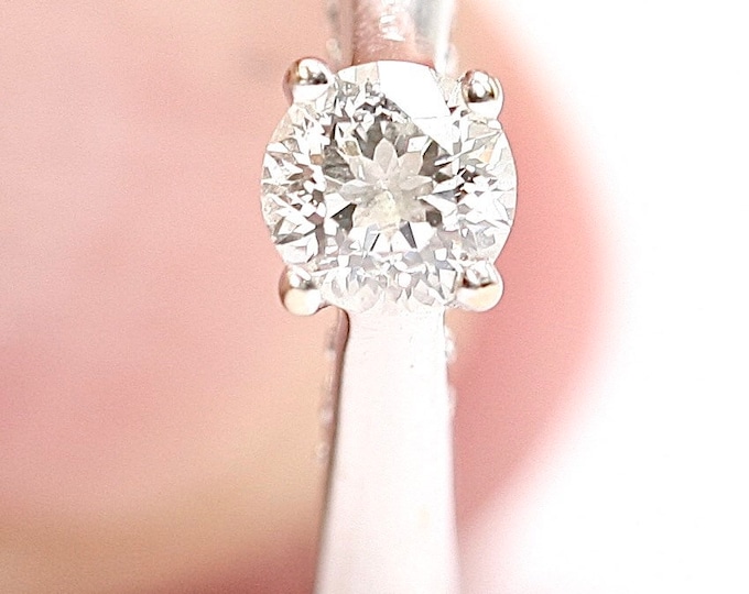 Superb 18ct gold 0.45 diamond engagement ring - fully hallmarked and with IGI report. Certified Diamond number F6E82971 - size J / US 4.5